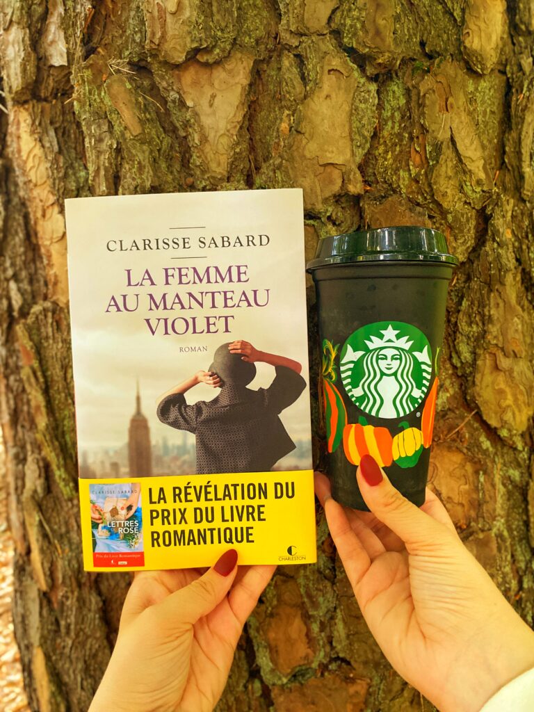 La femme au manteau violet Clarisse Sabard