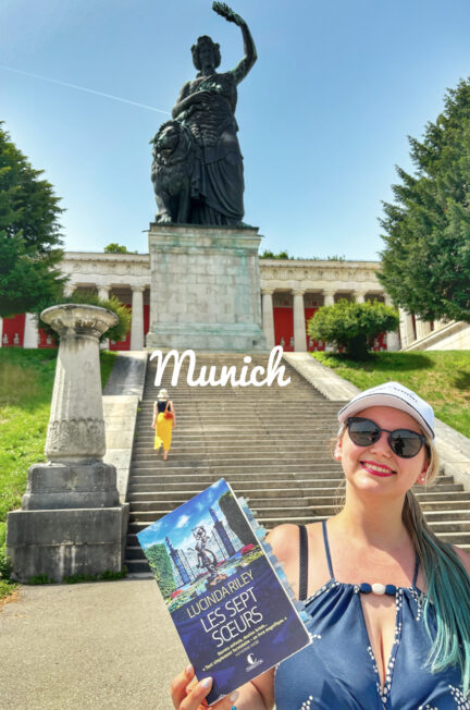 Munich sur les traces des sept soeurs Maia devant la statue Bavaria