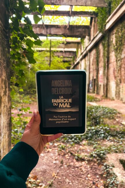 La fabrique du mal Angelina Delcroix